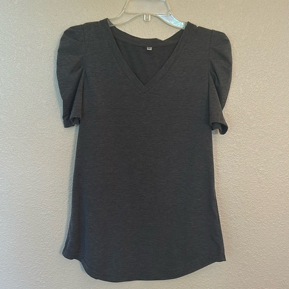 Womens v neck top, gray size medium. - Picture 1 of 6